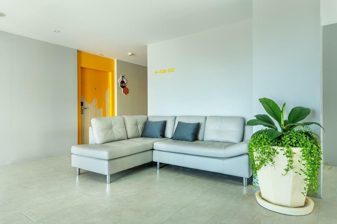 Beehive Boutique Hotel Phuket Esterno foto